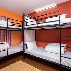 Bed 6-Bed Dormitory Room